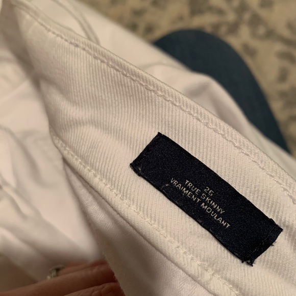 White high rise jeans from the Gap. - Picture 6 of 6